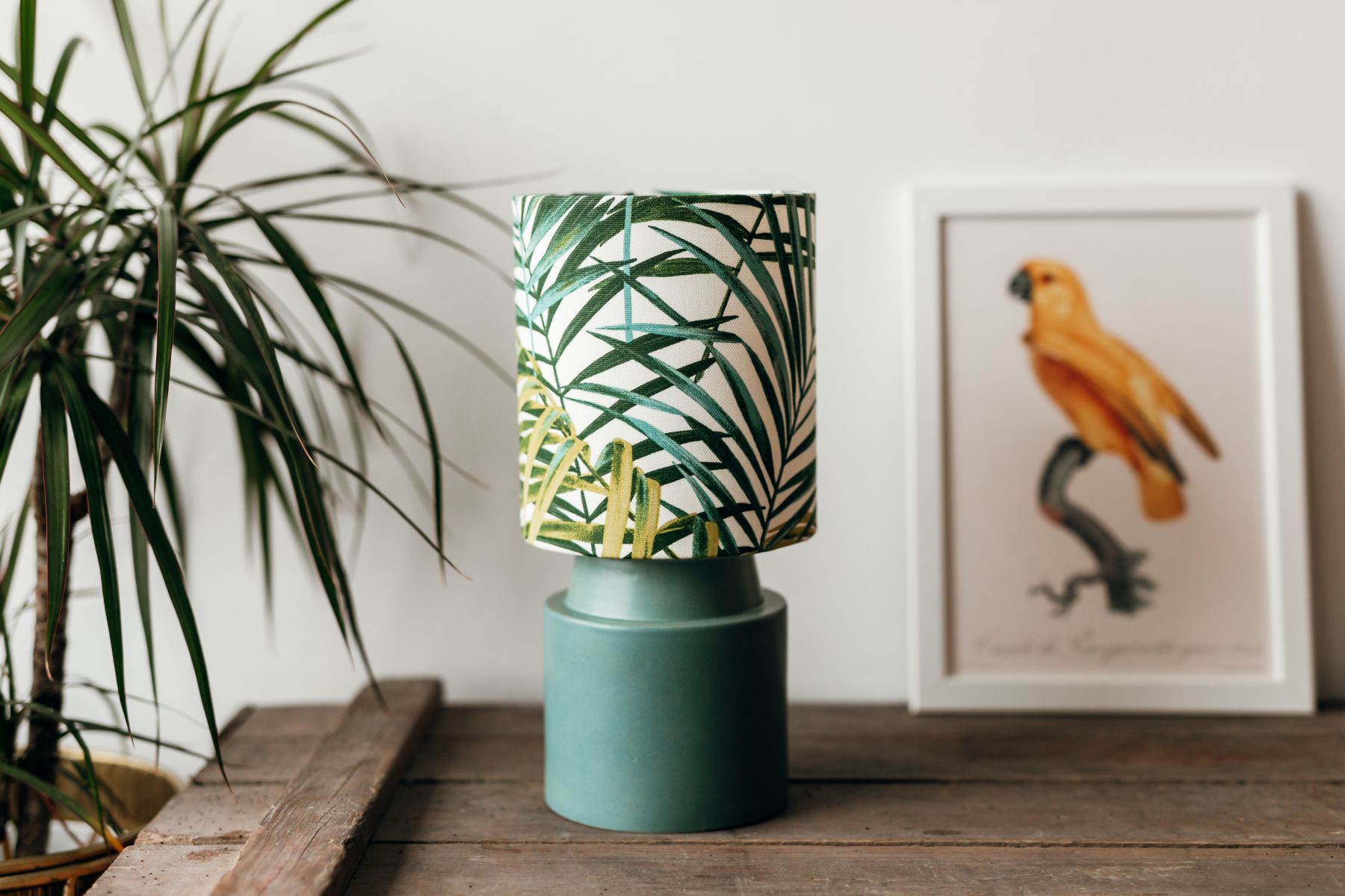 Chic green with jungle shade table lamp